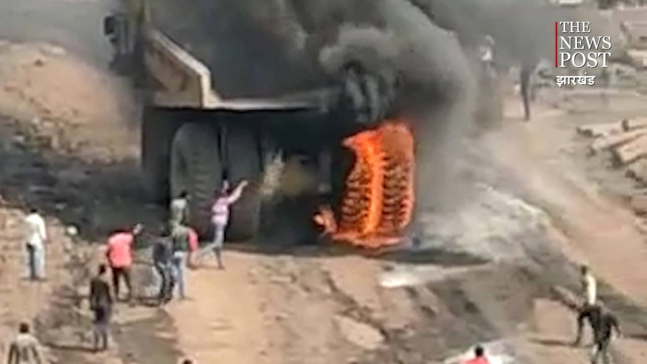 कोयले के जलते टुकड़े से हॉलपेक में लगी आग, चालक ने कूद कर बचायी जान