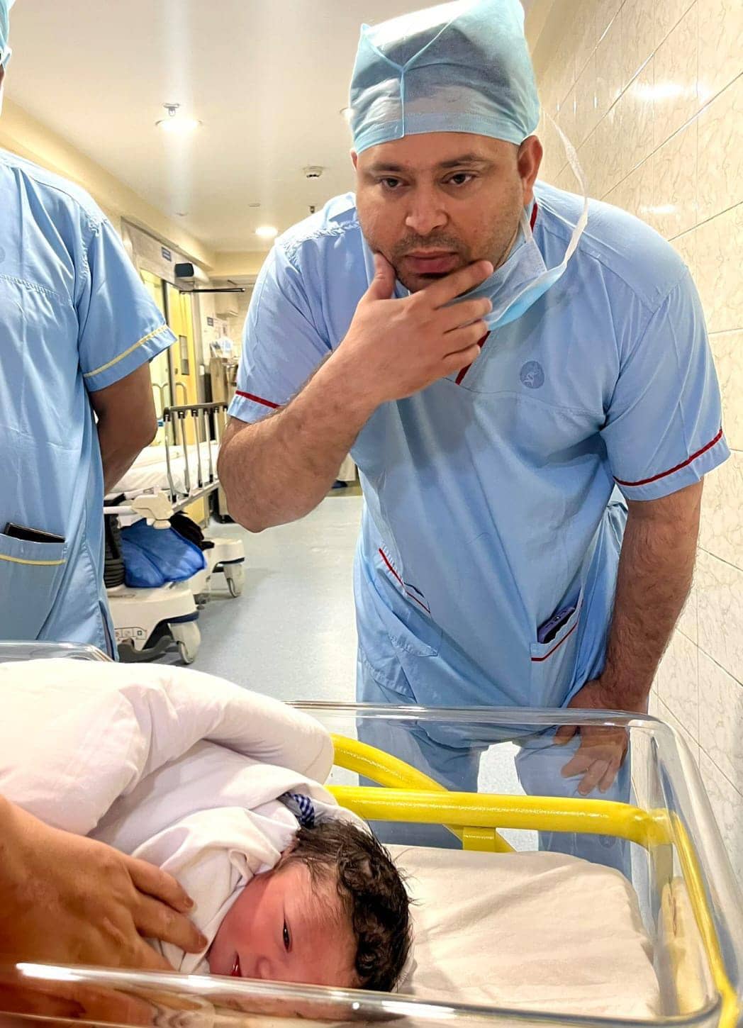 बधाई हो! लालू परिवार में फिर गूंजी किलकारी, दूसरी बार पिता बने तेजस्वी, पत्नी राजश्री ने दिया बेटे को जन्म