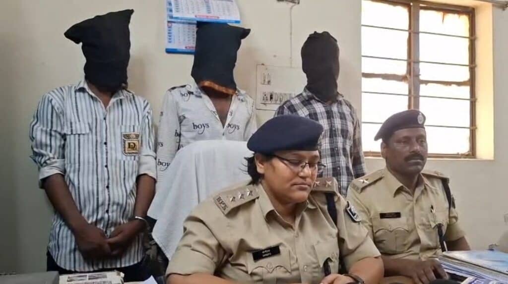 Crime & Criminals:गौर से देखिए-यही हैं वह बिहार के अपराधी,जिनकी गिरफ्तारी के बाद धनबाद पुलिस को डाका विफल करने की मिली लीड