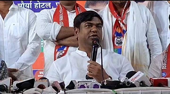 बिहार विधानसभा चुनाव से पहले जदयू को झटका,पूर्व प्रवक्ता डॉ. सुनील कुमार सिंह समेत तीन नेता VIP पार्टी में शामिल