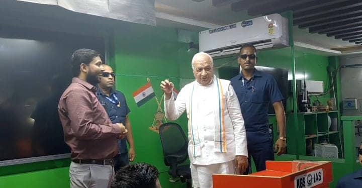 खान सर की तारीफ करने से खुद को नहीं रोक पायें महामहिम, इंस्टीट्यूट पहुंचकर की मुलाकात, सराहना करते हुए कह दी ये बात