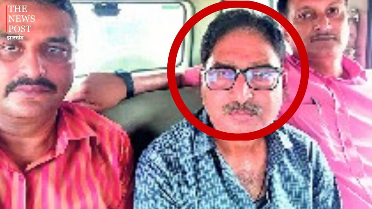 35 हजार रुपये रिश्वत लेते नप गए राजस्व कर्मचारी, पहले भागने की कोशिश फिर रोते हुए मांगने लगा माफी