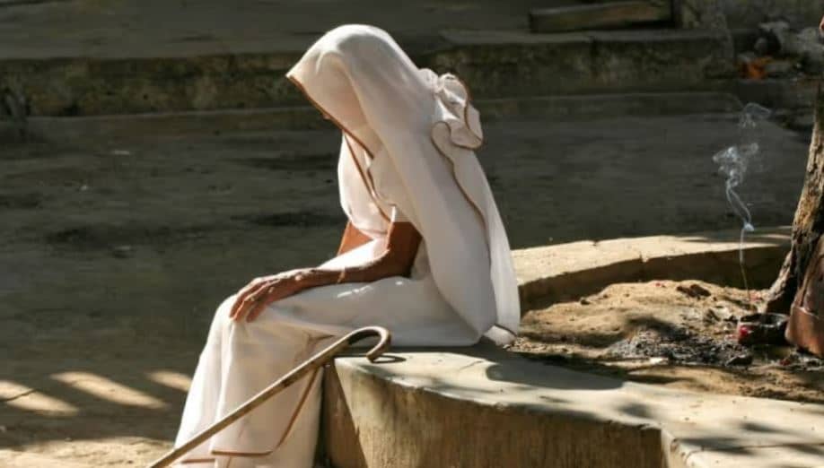 देश में एक गांव ऐसा है कि जहां पति की जल्द मौत हो जाती है, इसलिए इसे ‘’विधवाओं का गांव’’ भी बोला जाने लगा है, आखिर पढ़िए ऐसा क्यो हैं ?