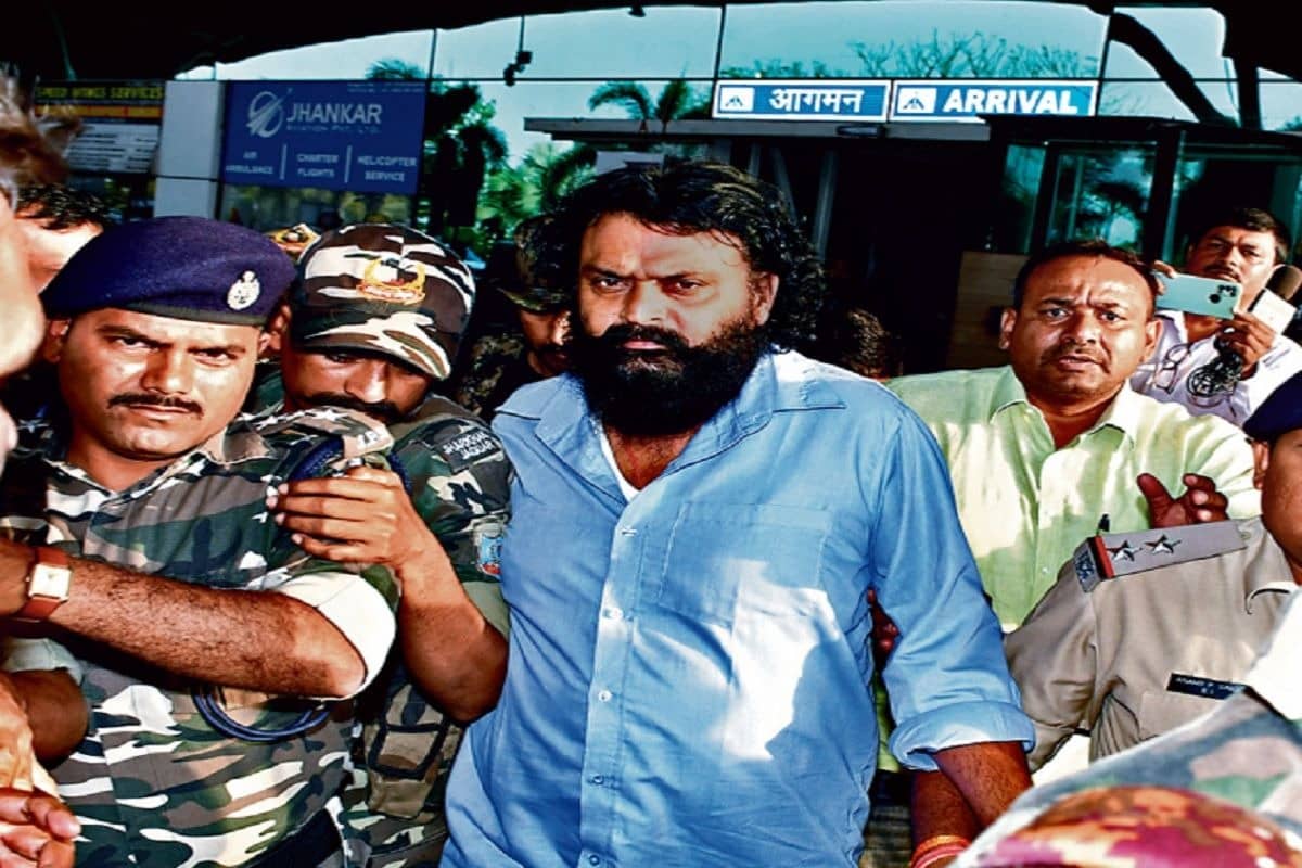 गंभीर बीमारी से जूझ रहा कुख्यात उग्रवादी दिनेश गोप, देवघर एम्स में नहीं हुआ इलाज, डॉक्टरों ने दिल्ली किया रेफ़र