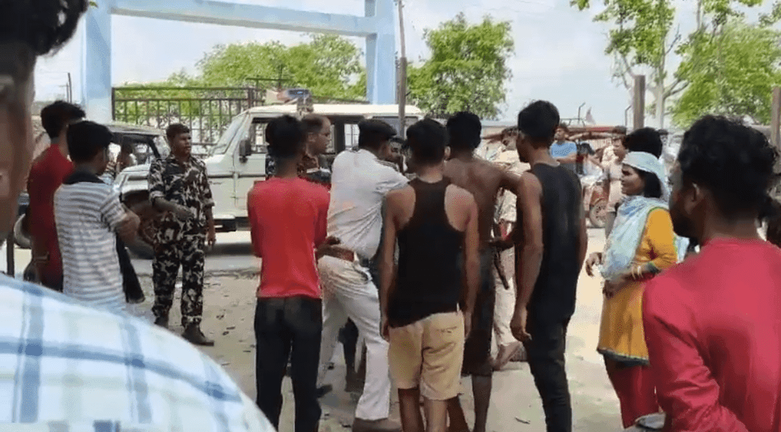 बिहार में नहीं थम रहा है पुलिसकर्मी पर हमले का सिलसिला, अतिक्रमण हटाने गई पुलिस टीम पर हमला