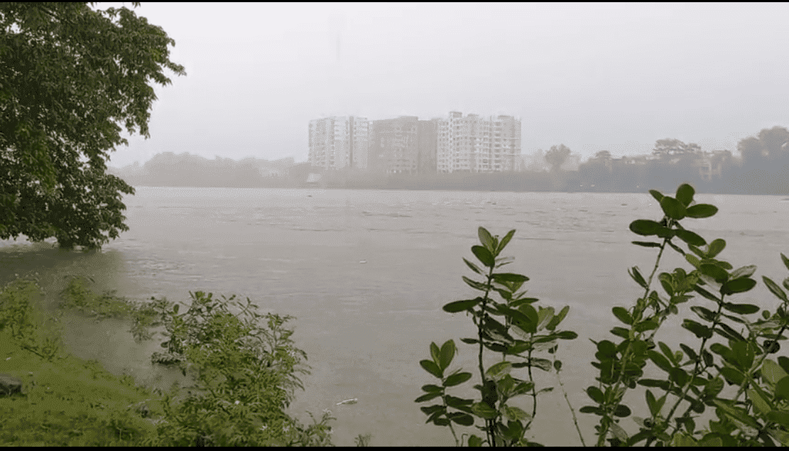 जमशेदपुर: स्वर्णरेखा और खरकई नदियों में उफान, जिला प्रशासन ने जारी किया अलर्ट