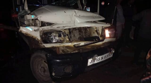 टुंडी में सड़क दुर्घटना , दो की मौत, एक घायल  