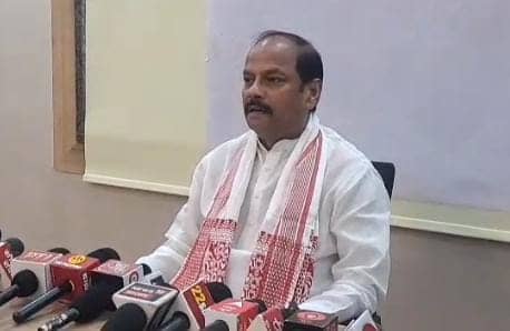 पेसा कानून को लेकर झारखंड सरकार पर बरसे रघुवर दास,कहा फिर उलगुलान करने की जरुरत