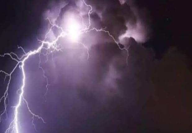 Weather Alert:लगातार बारिश से जलमग्न हुई रांची, आज इन जिलों में भारी बारिश के साथ वज्रपात का अलर्ट, पढें अपने जिले का हाल