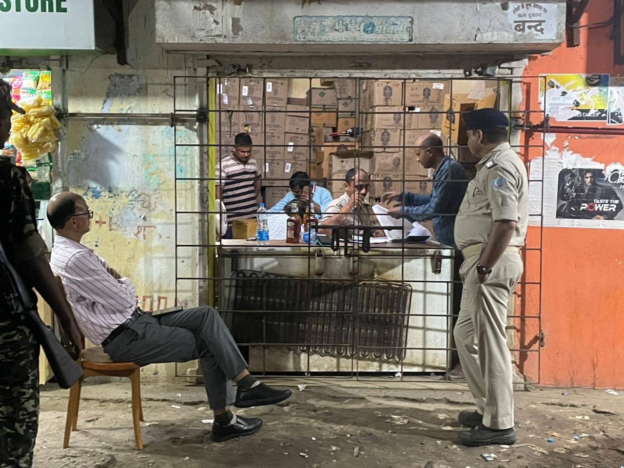 शराब घोटाला पकड़ में आने के बाद ही रांची टीम ने धनबाद में क्यों मारा छापा, पढ़िए इस रिपोर्ट में !