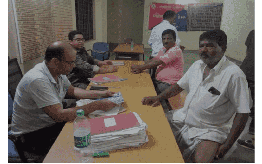 जमशेदपुर के चाकुलिया में ज्वेलरी कारोबारी से डेढ़ करोड़ की लूट, हथियारों के बल पर दिया घटना को अंजाम