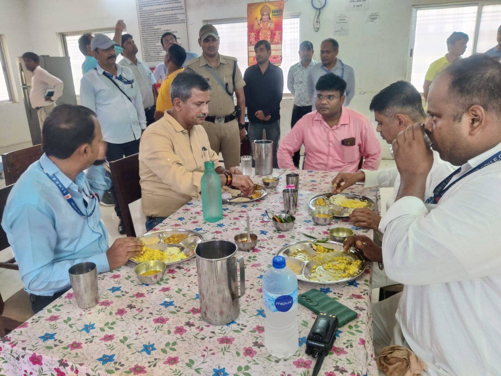 मंडल रेल प्रबंधक द्वारा डीडीयू- गढ़वा रोड रेल खंड का चल निरीक्षण