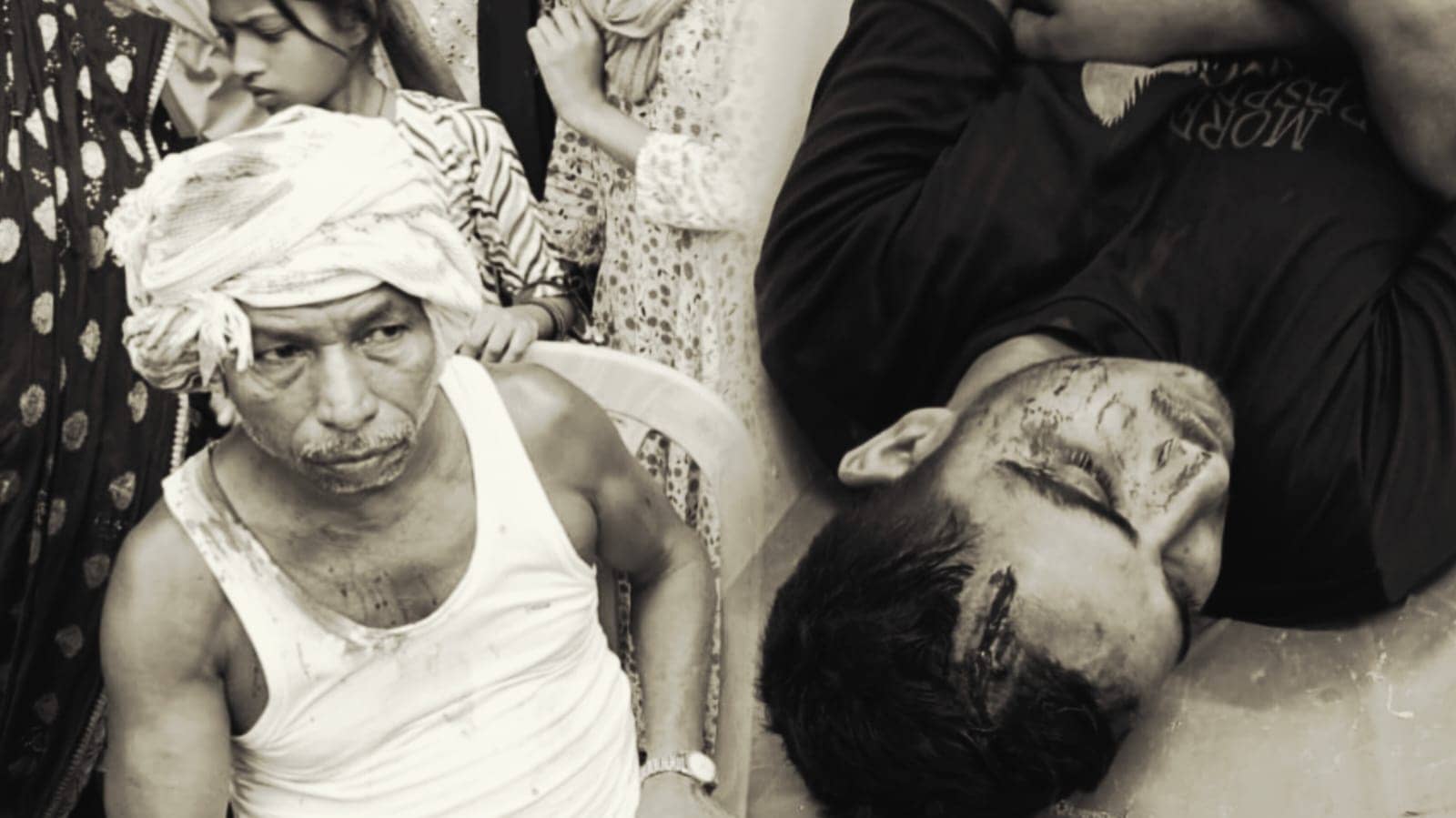 मुहर्रम जुलूस पर भारी बवाल: आपस में भिड़े दो गुट, पथराव व फायरिंग में कई लोग घायल