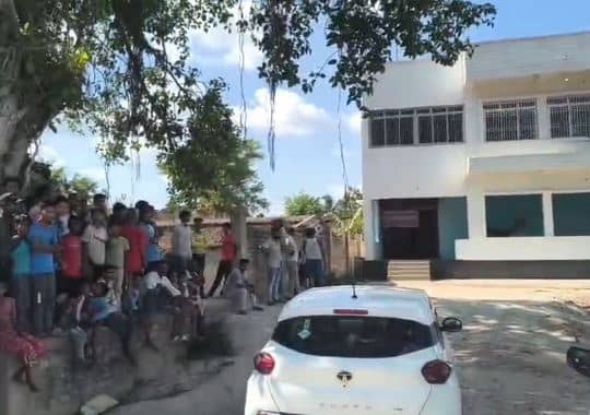 मुजफ्फरपुर के बैंक में दिनदहाड़े लूट की वारदात, पिस्टल दिखाकर 10 लाख ले भागे बदमाश, प्रशासन पर उठे सवाल