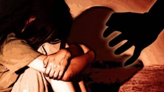 सरकारी स्कूल के शिक्षक ने नाबालिग छात्रा के साथ किया दुष्कर्म, फिर मामले को दबाने के लिए देखिए क्या किया