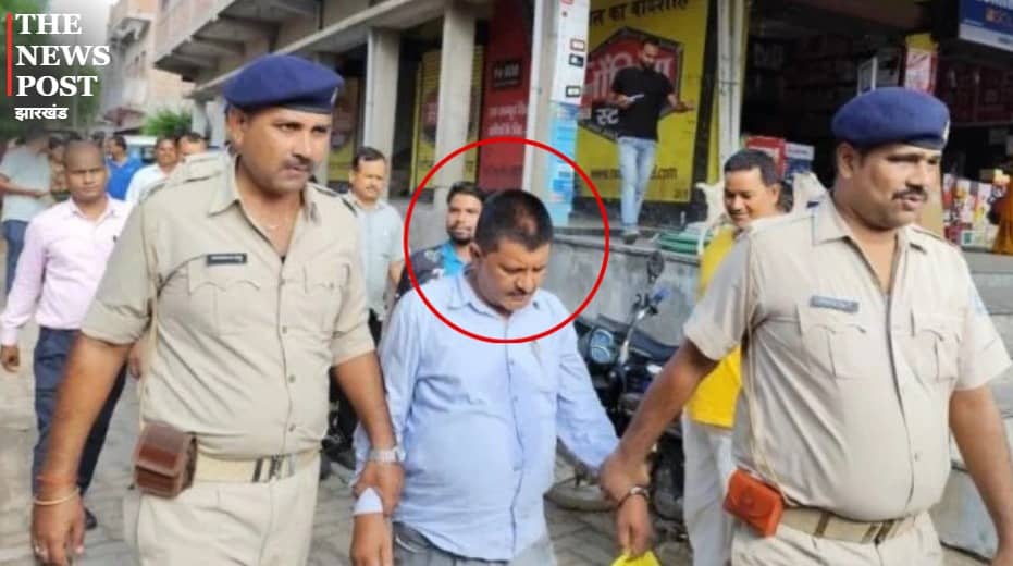 BREAKING:  20 हजार रुपये रिश्वत लेते नप गए राजस्व कर्मचारी, ACB ने रंगेहाथों दबोचा