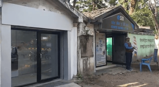 बाइक की चाभी से एटीएम खोल कर उड़ा रहे रकम, 6 से अधिक एटीएम को बनाया निशाना