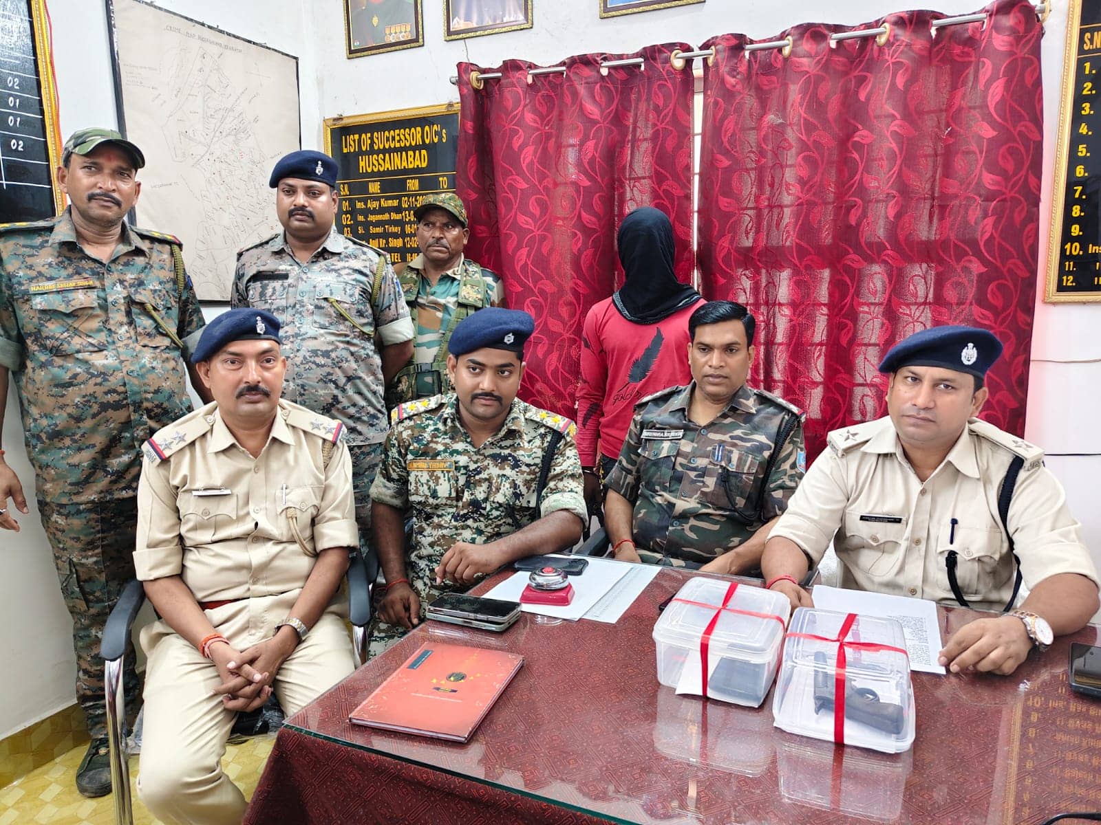 हुसैनाबाद में बंदूक और गोली ले कर बना रहा था वारदात की योजना,तभी पहुंची पुलिस,अब युवक पहुंचा  जेल   