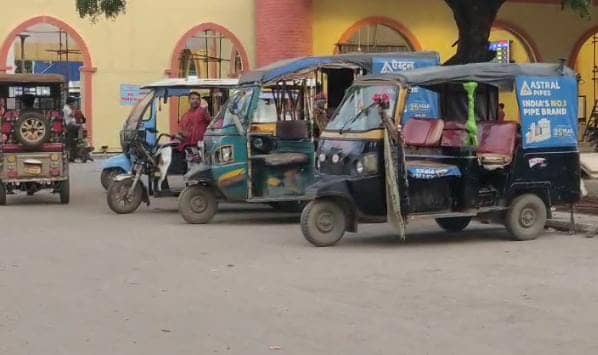 साहिबगंज:बढ़ती ई-रिक्शा टोटो और टेम्पू की संख्या पर अलर्ट हुआ परिवहन विभाग,पढें क्या है विभाग का अल्टीमेटम