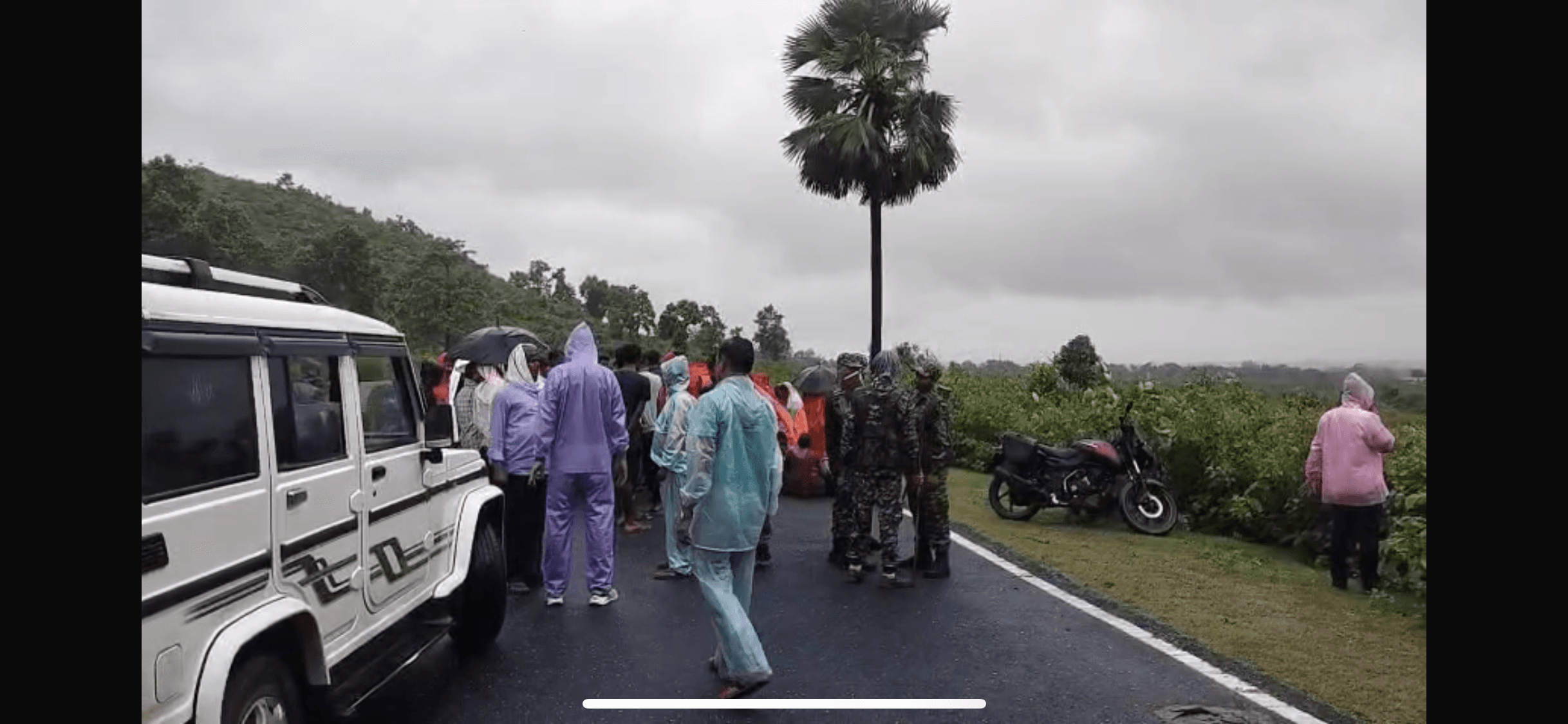 गिरिडीह: अवैध संबंध में रोड़ा बन रहा था पति, पत्नी के प्रेमी ने धड़ से अलग कर दिया सर!इलाके में सनसनी