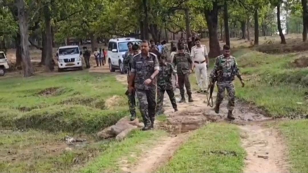 Big Breaking:  बोकारो जिले में पुलिस व नक्सलियों के बीच मुठभेड़, दो नक्सलियों के मारे जाने की सूचना