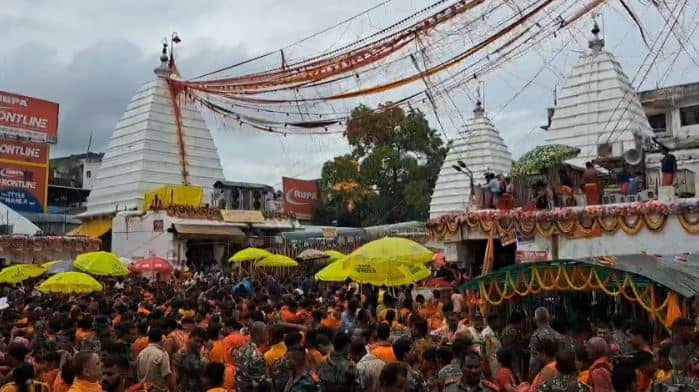 श्रावणी मेला-2025: 6 दिनों में 8 लाख से अधिक श्रद्धालुओं बाबाधाम में किया जलार्पण, 50 लाख से अधिक की हुई आय