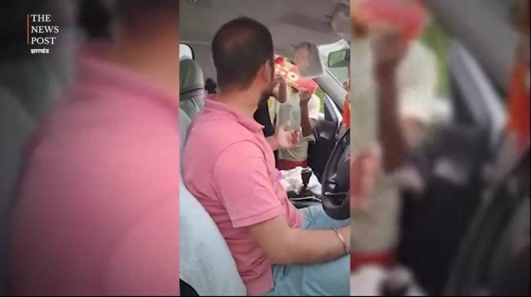 पहाड़ियों के बीच रंगरेलिया मना रही थी सीओ मैडम,ग्रामीणों की पड़ी नजर तो हो गई पानी-पानी, देखें-VIRAL VIDEO 