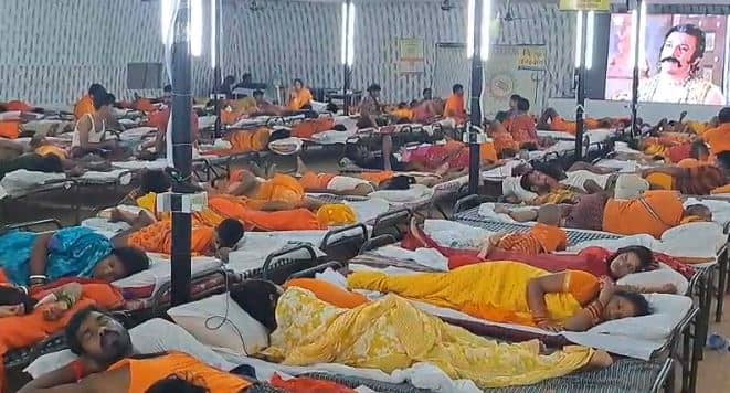 देश के कोने-कोने से बाबा बैद्यनाथ धाम आ रहे श्रद्धालु, देवघर में मिल रही सुविधाओं की कर रहे गुणगान