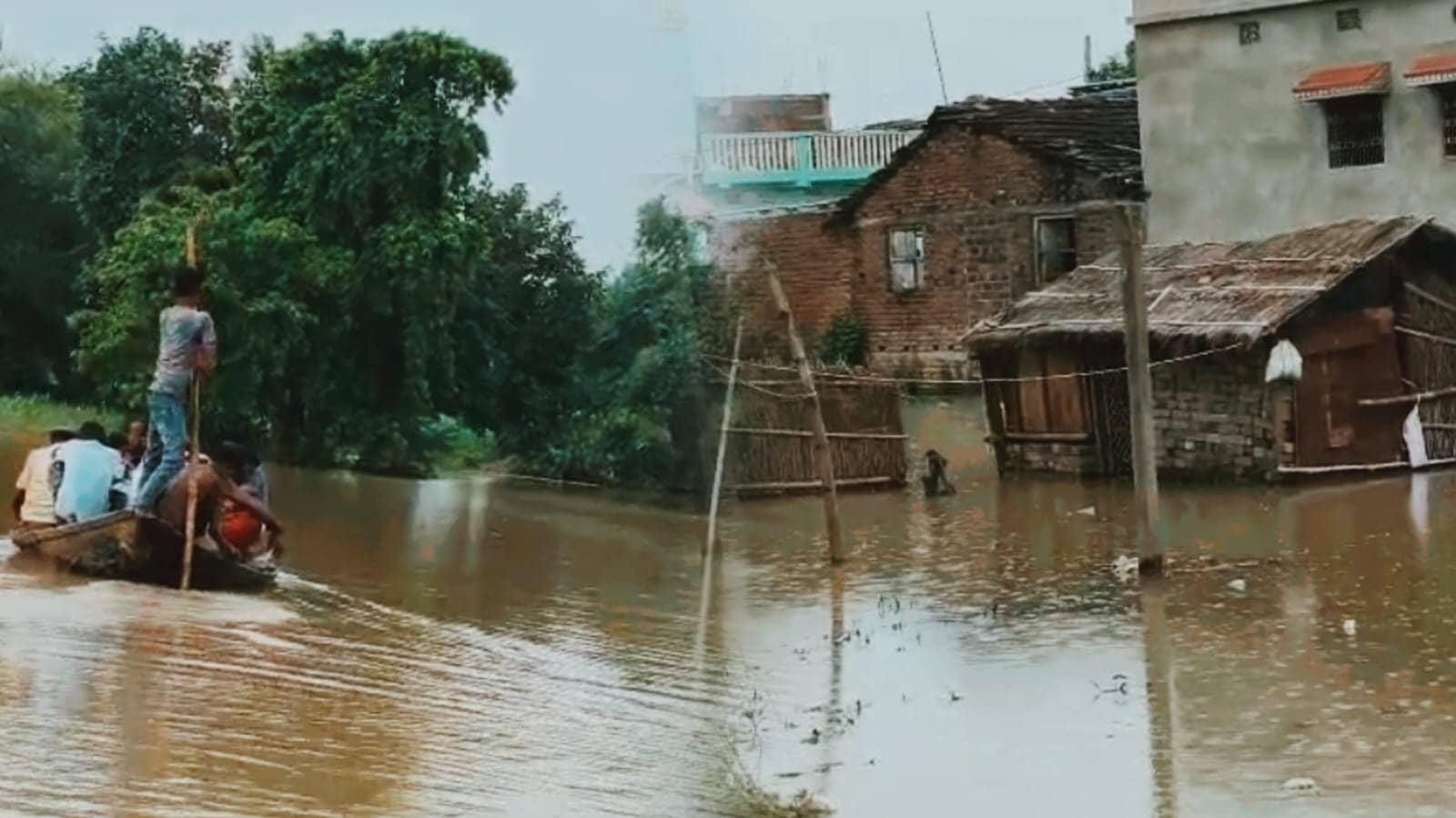 भागलपुर में गंगा का जलस्तर खतरे के निशान से ऊपर, सुल्तानगंज के दियारा इलाकों में बाढ़ से मची तबाही, प्रशासन है खामोश