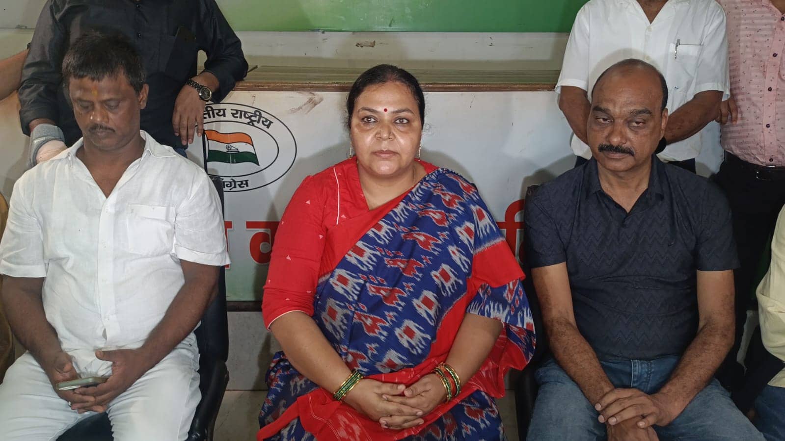 एक्शन मोड में दिखी मंत्री दीपिका पांडे, जनता दरबार में शिकायतों के समाधान के लिए तुरंत लगा दिया CO को फ़ोन