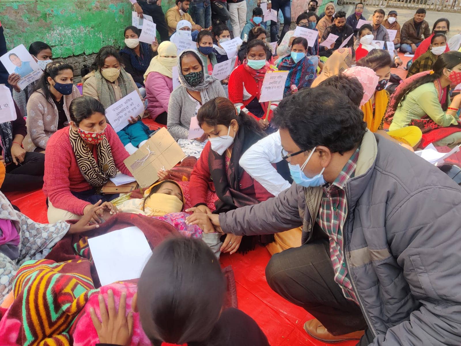 पंचायत सचिव अभ्यर्थियों की अनिश्चितकालीन भूख हड़ताल जारी