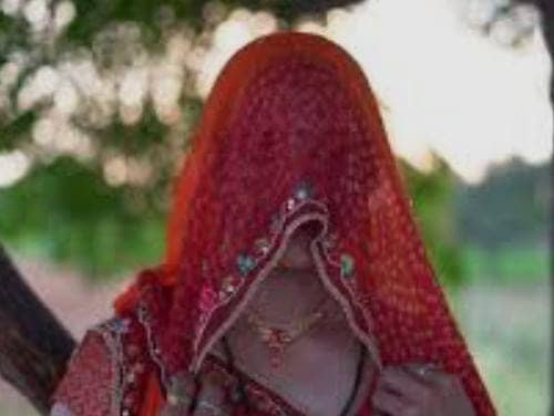 6 साल पहले मर चुकी थी ये महिला, फिर अचानक जिंदा देख उड़ गए परिवार वालों के होश, पढ़ें क्या है पूरा मामला