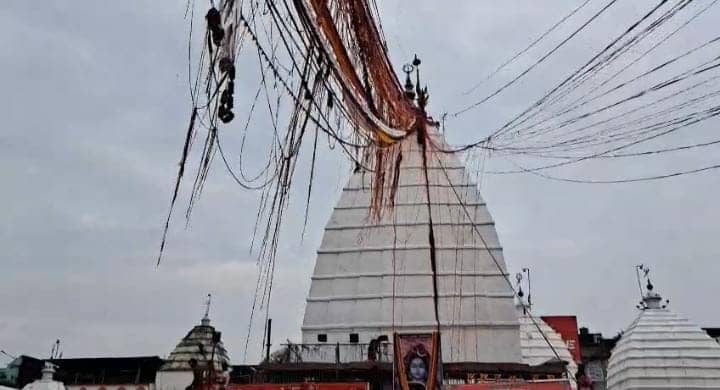 देवघर में शिव और शक्ति का है अद्भुत समागम, चारों तरफ से शक्ति की देवियों से घिरे हुए हैं शिव