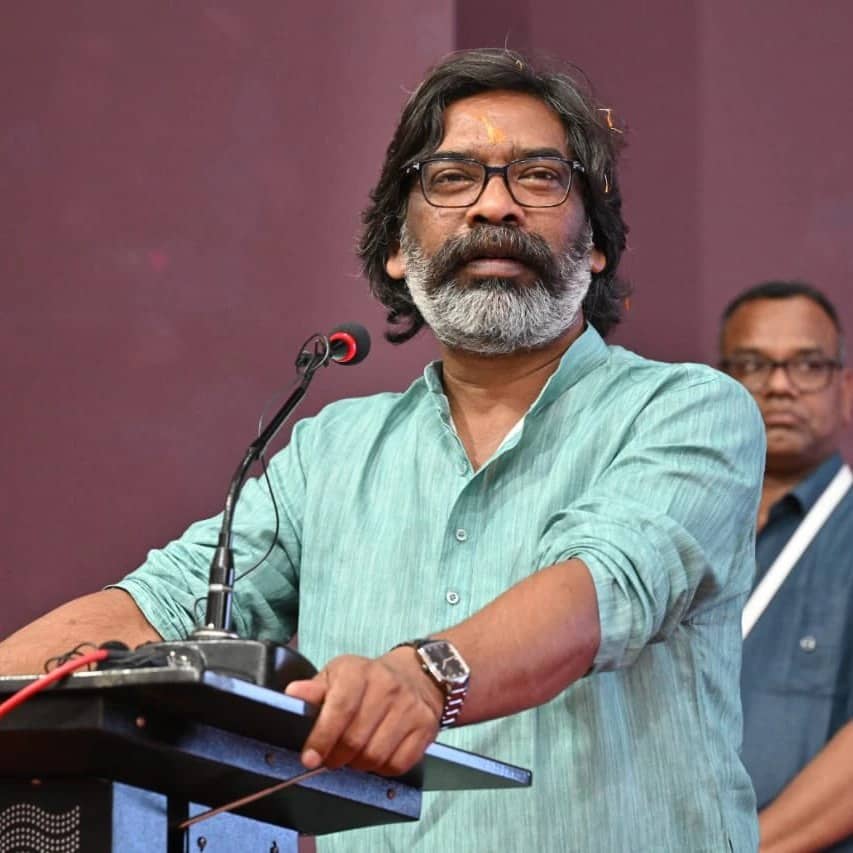 सीएम हेमंत सोरेन फिर गए दिल्ली: इस कठिन दौर में राजधर्म के साथ -साथ पुत्र धर्म की दोहरी जिम्मेवारी का बखूबी निर्वहन