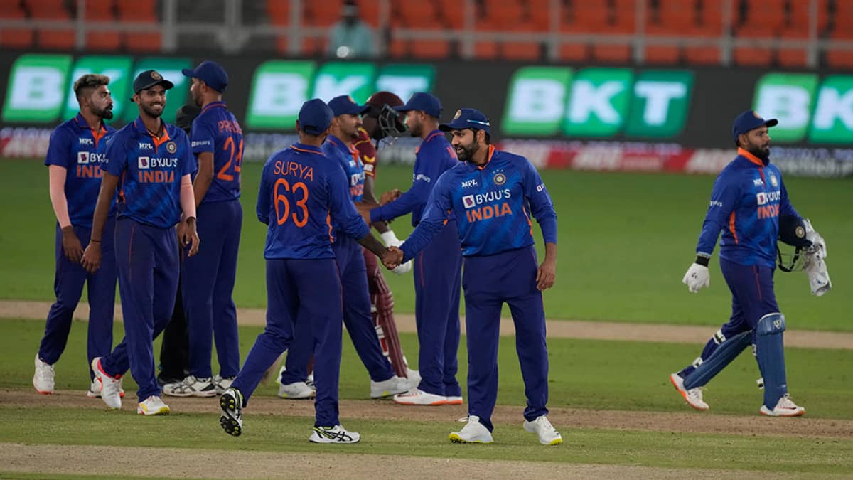 IND vs WI सीरीज : प्रसिद्ध कृष्णा की गेंदबाजी के सामने वेस्ट इंडीज के बल्लेबाजों ने टेके घुटने, भारत ने सीरीज पर 2-0 से किया कब्जा