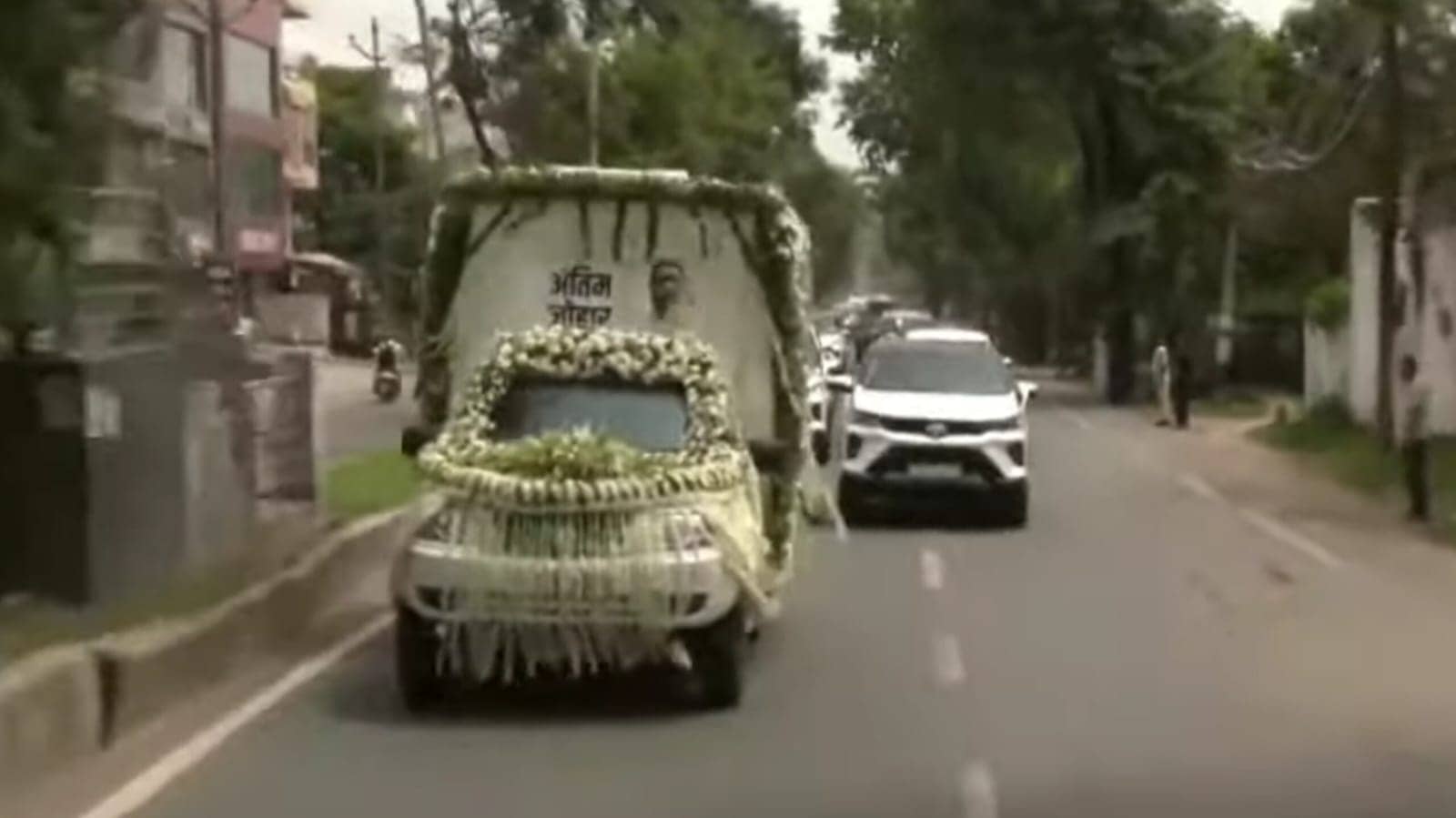 ‘गुरू जी’ को अंतिम जोहार: आवास से विधानसभा के लिए निकली शिबू सोरेन की अंतिम यात्रा