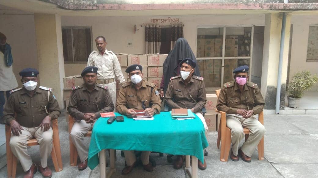 4 लाख रुपए की अवैध अंग्रेजी शराब  के साथ राजस्थान का तस्कर धराया