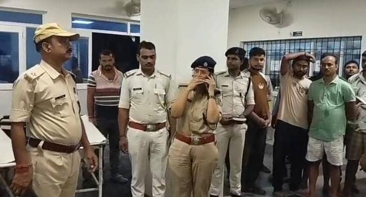 हे भगवान! बहन की भेजी राखी लेने जा रहा था युवक, तभी अपराधियों ने अंधाधुंध कर दी फायरिंग, पढे फिर क्या हुआ