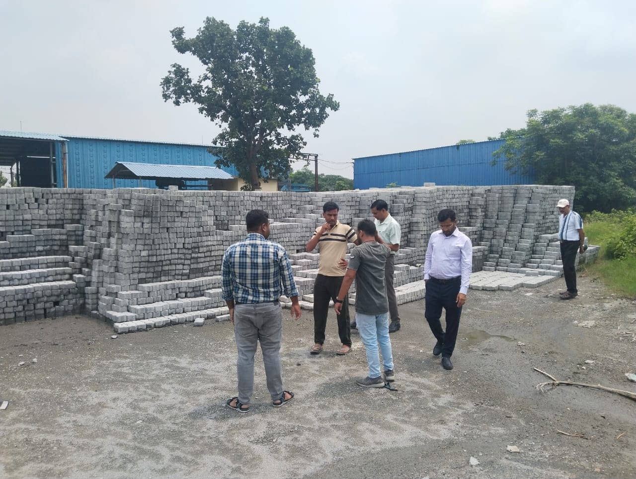 अब खत्म हो जाएगी धनबाद के अंडरपास सड़क की राजनीति, शक्तिशाली पेवर ब्लॉक बिछाने का काम आज ही से !