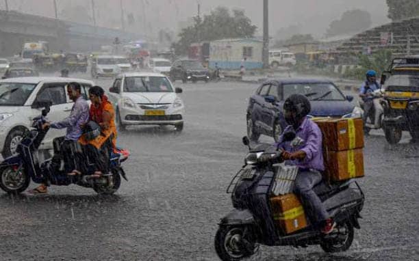 Weather Alert:आज पूरे झारखंड में बारिश और वज्रपात का अलर्ट,आंधी तूफान से रहें सावधान