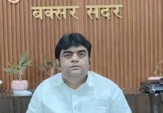 बदतमीज हुए बक्सर सदर SDM ! खुलेआम दी मां-बहन की घिनौनी गलियां, देखिए-VIRAL VIDEO