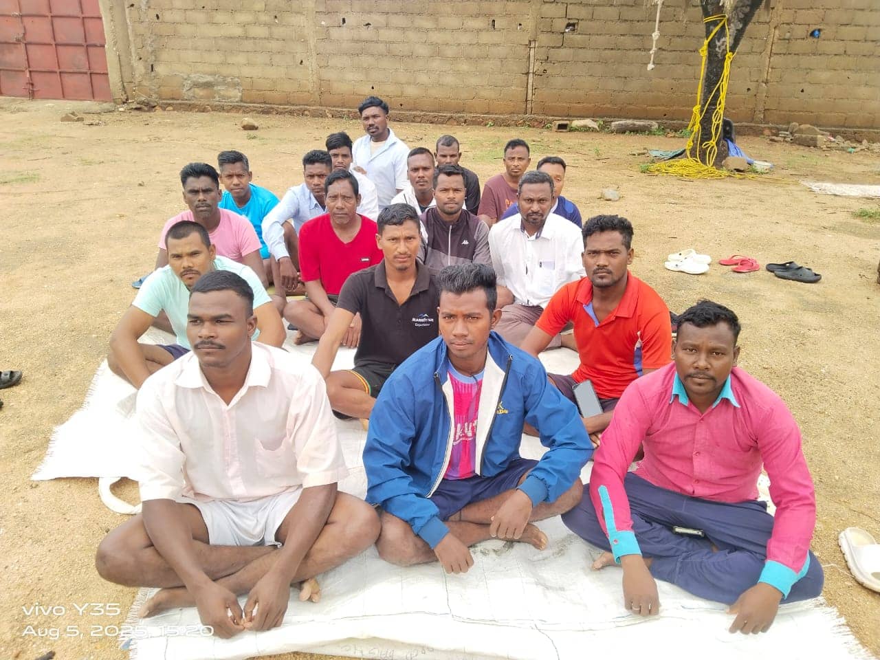 कैमरून में फंसे झारखंड के 19 मजदूर, सोशल मीडिया पर वतन वापसी की लगा रहे गुहार