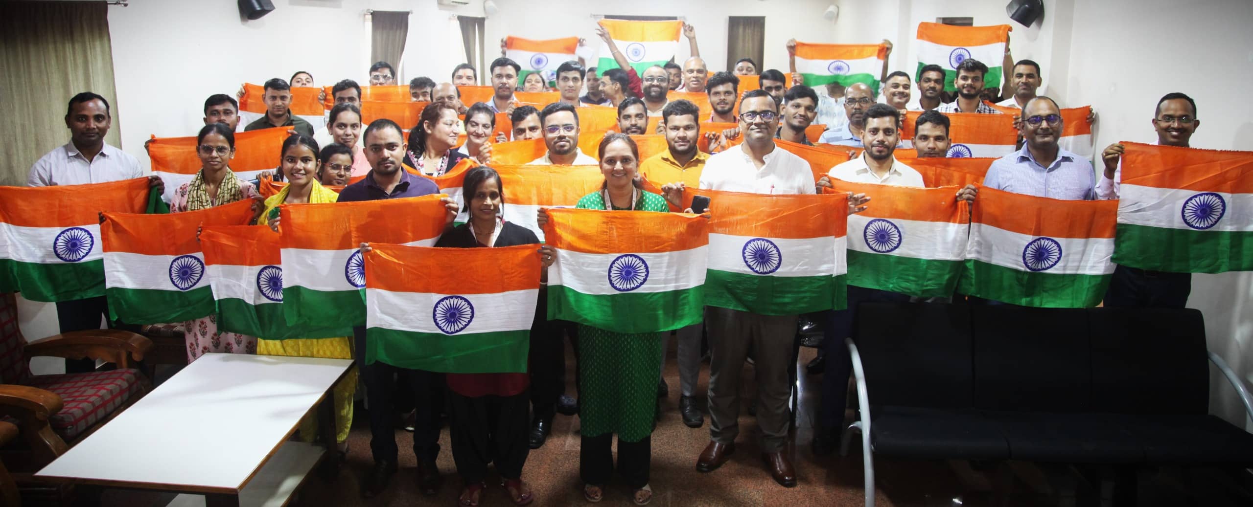 तिरंगे संग संकल्प-वीरों के बलिदान, देश की अस्मिता और हमारी एकजुटता का प्रतीक है यह तिरंगा !