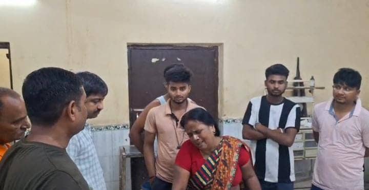 Crime News: बेखौफ शराब तस्करों ने किया उत्पाद विभाग की टीम पर हमला, एक होमगार्ड जवान की मौत