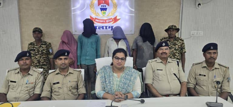 शादी के 3 साल बाद कमरे तक पहुंच गया पुराना प्रेमी, घर वालों ने देखा तो कर दिया बड़ा कांड