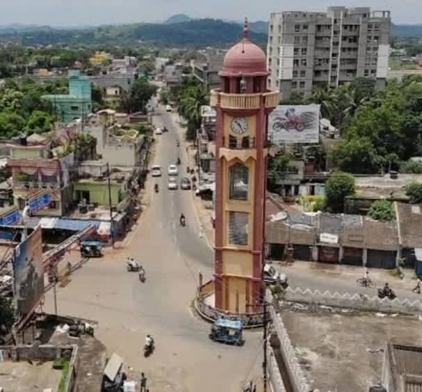 दुमका: अजूबा है दुधानी टॉवर चौक, इसके सामने GMT फेल, एक ही जगह बताएगा चार समय