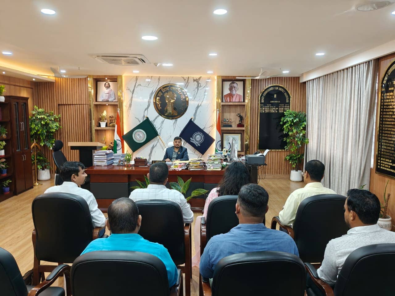 Dhanbad : कायदे-कानून को दरकिनार कर प्राइवेट स्कूल-हॉस्पिटल, मॉल चलानेवालों पर अब कैसे कसेगा शिकंजा, पढ़िए !