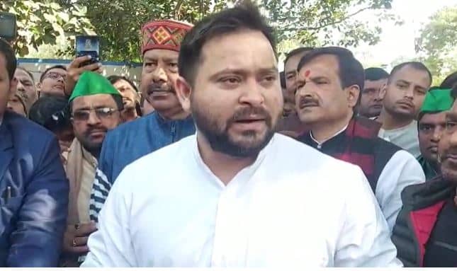 तेजस्वी ने नीतीश कुमार पर फिर कसा तंज, कहा- ‘मेरी शादी हो गई, हनीमून हो गया, लेकिन आज तक सीएम नें नहीं बुलाई सर्वदलीय बैठक’