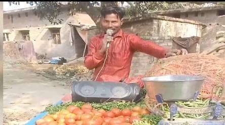 ऐ बाली सब्जी खत्म हो गई... गली में घूम घूमकर जब रावण ने बेची सब्जियां, तो निकल गई सबकी हंसी, देखिए- VIRAL VIDEO