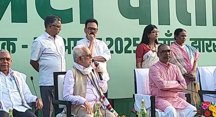 INDIA गठबंधन के उप राष्ट्रपति पद के उम्मीदवार बी सुदर्शन रेड्डी ने JMM से मांगा समर्थन, चुनाव में जीत की बनी रणनीति